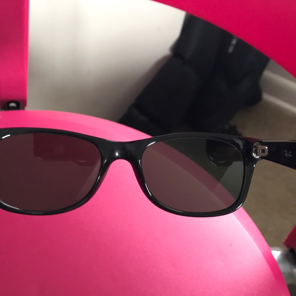 New Ray-Ban Sunglasses (Case Included) - Picture 5 of 5